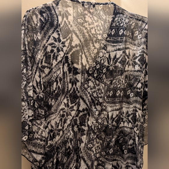 ❤️ Dressy Sheer Blouse Large - Picture 5 of 8